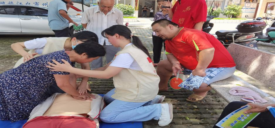 圖7：急救示范